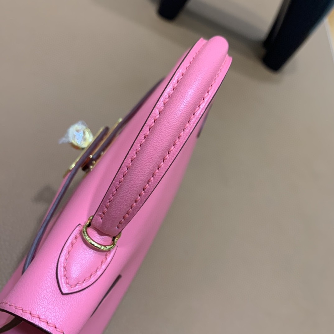 Hermès（爱马仕）minikelly 迷你凯莉 Swift 8w唇膏粉 19cm 金扣