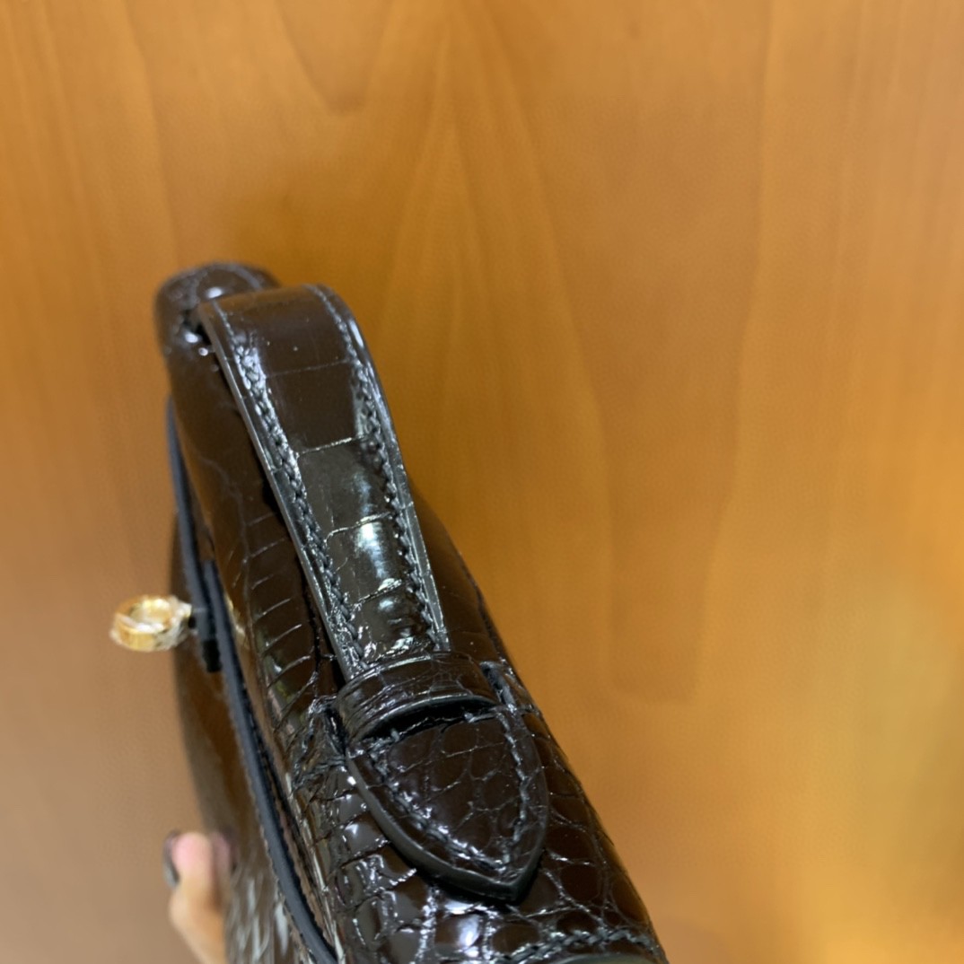 Hermès（爱马仕）minikelly 迷你凯莉 黑色 亮面美洲鳄 金扣 22cm