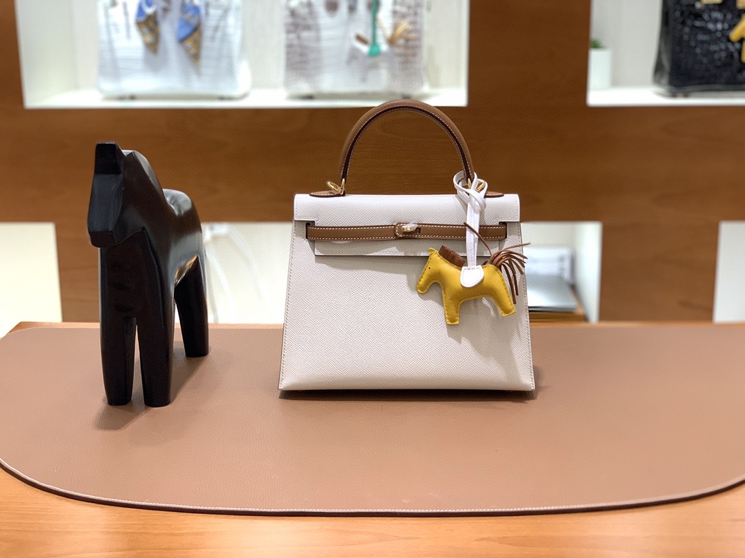 Hermès（爱马仕）Kelly 凯莉包 epsom 奶昔白拼金棕色 金扣 25cm