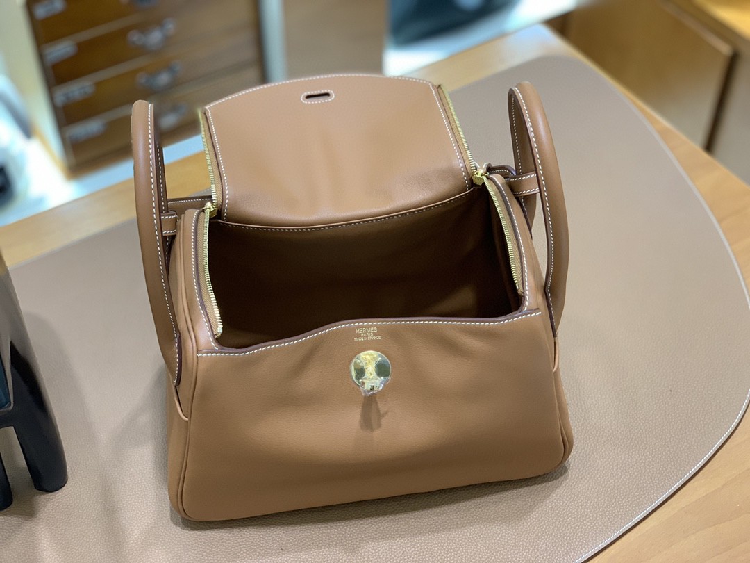 Hermès（爱马仕）Lindy 琳迪包 Swift 金棕色 金扣 26cm