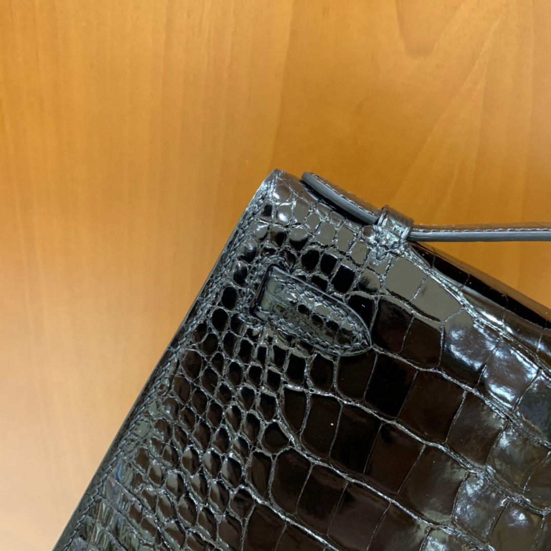 Hermès（爱马仕）minikelly 迷你凯莉 黑色 亮面美洲鳄 金扣 22cm