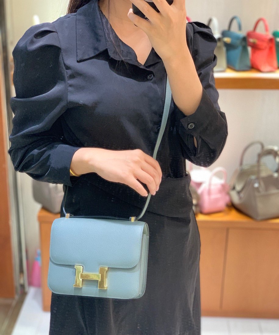 Hermès（爱马仕）Constance 空姐包 Epsom CC63杏仁绿 19cm 金扣
