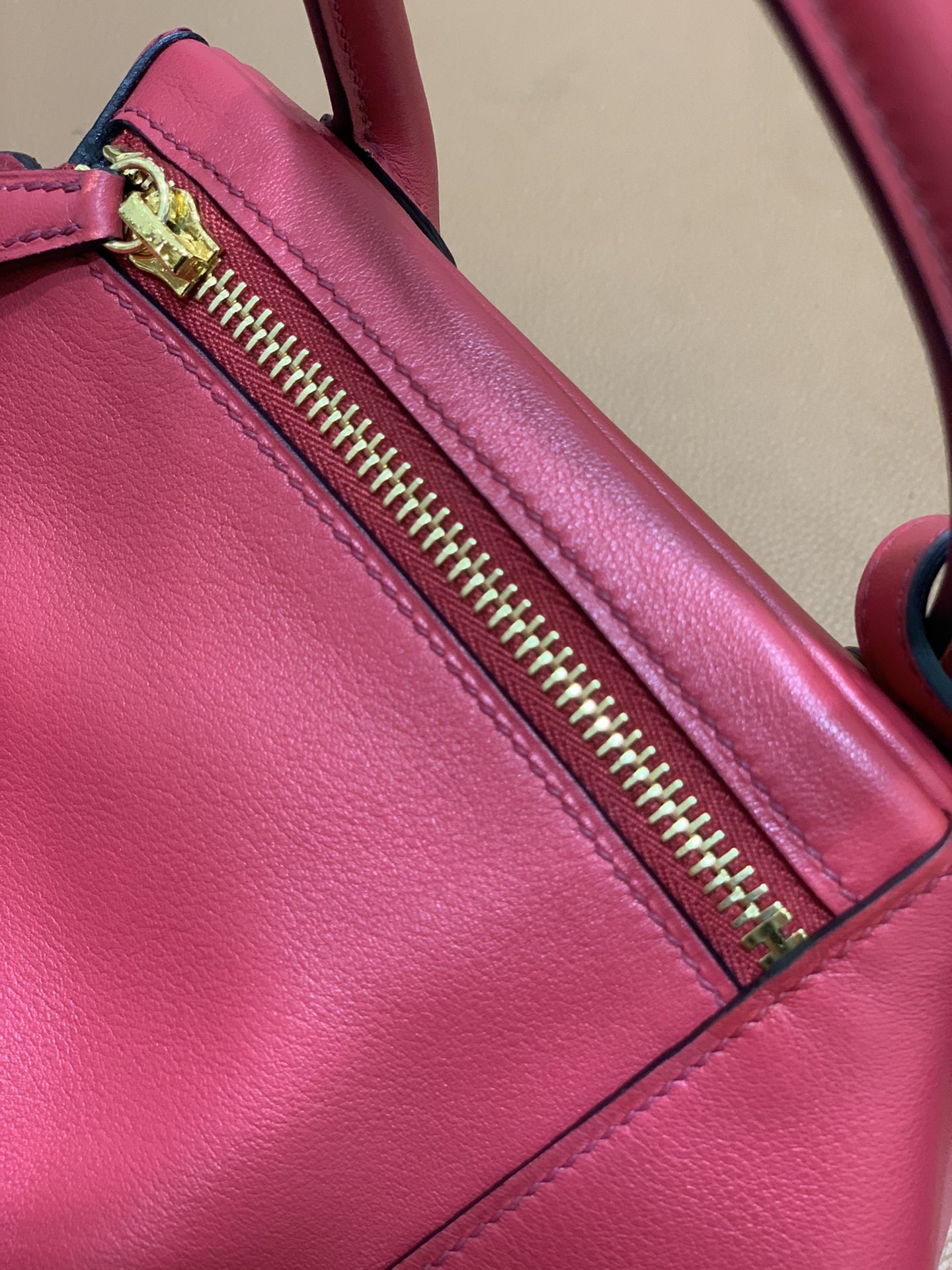 Hermès（爱马仕）Lindy 琳迪包 Swift 宝石红 金扣 30cm
