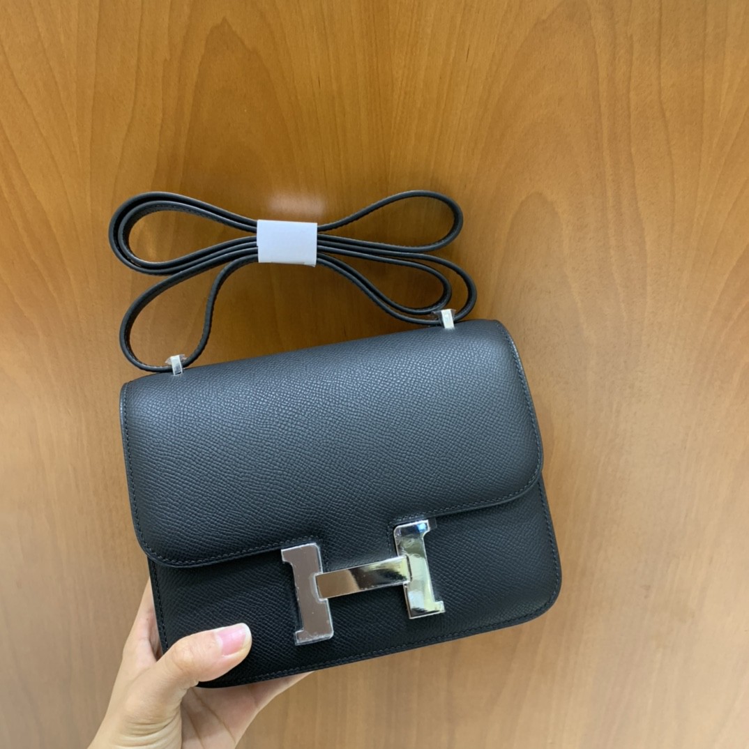 Hermès（爱马仕）Constance 空姐包 Epsom 黑色 19cm 银扣