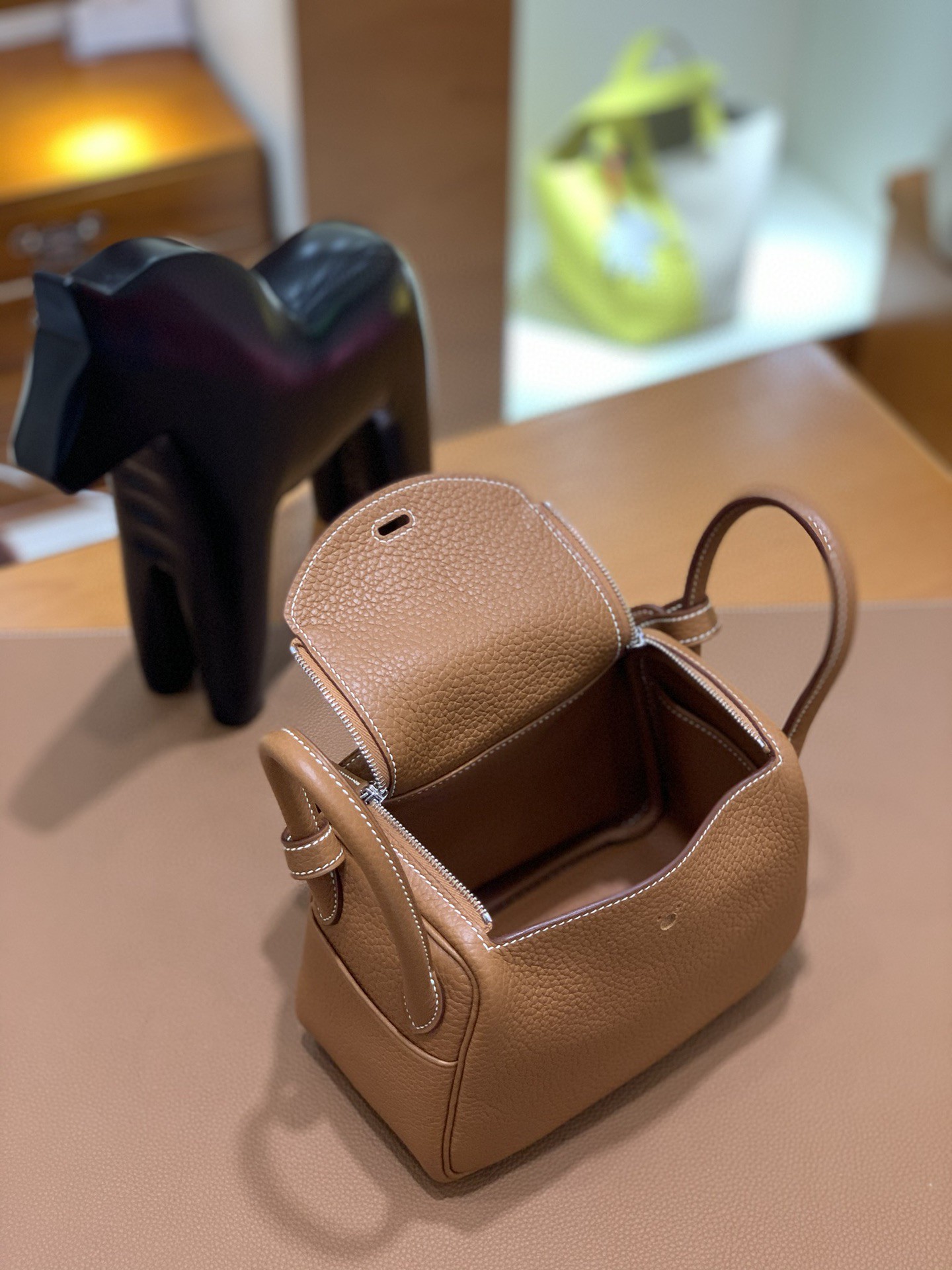 Hermès（爱马仕）mini lindy 迷你琳迪 TC 金棕色 银扣 19cm