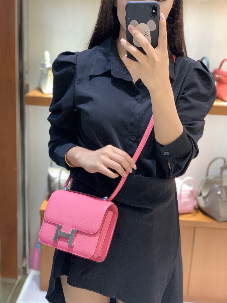 Hermès（爱马仕）Constance 空姐包 Epsom 唇膏粉 19cm 银扣