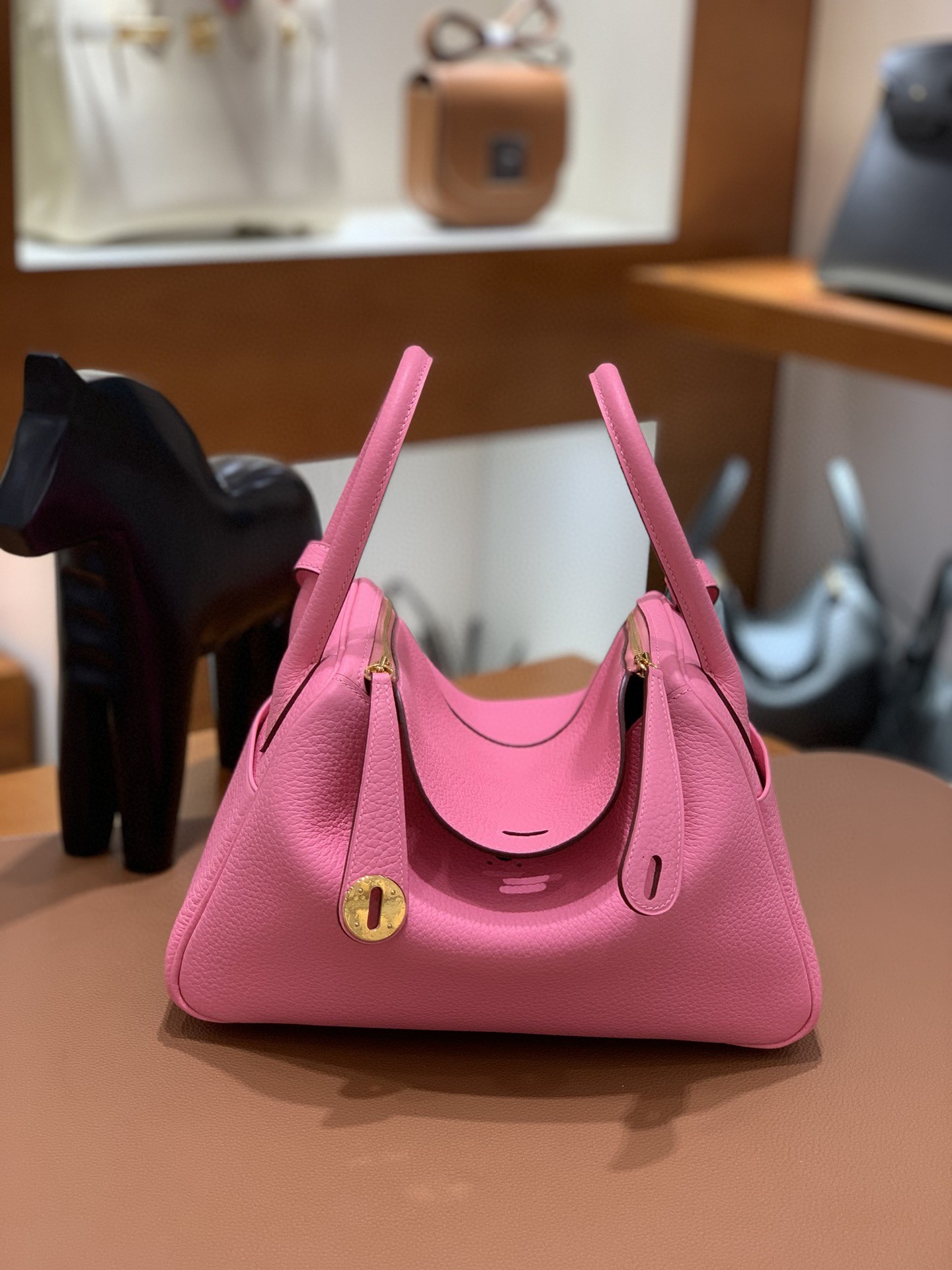 Hermès（爱马仕）Lindy 琳迪包 TC K4 夏日粉 金扣 26cm
