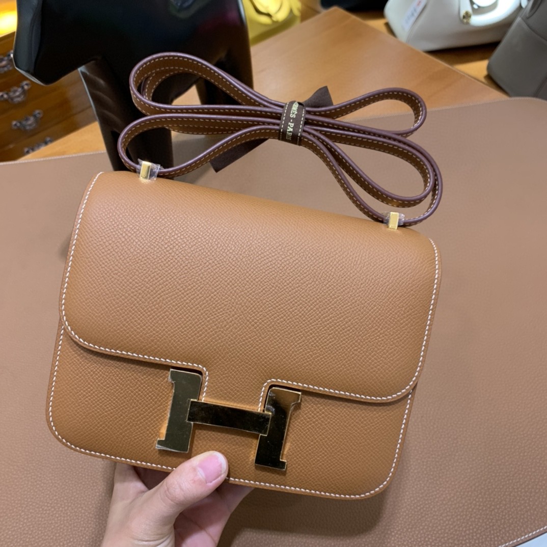 Hermès（爱马仕）Constance 空姐包 Epsom 金棕色 19cm 金扣