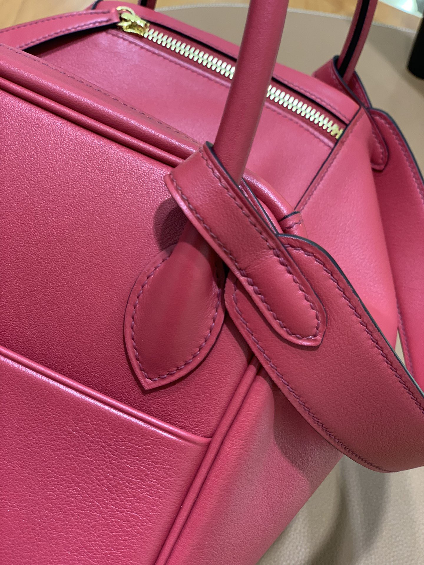 Hermès（爱马仕）Lindy 琳迪包 Swift 宝石红 金扣 30cm