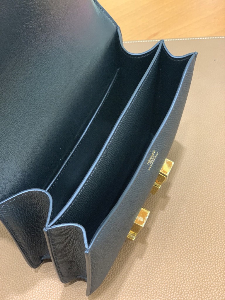 Hermès（爱马仕）Constance 空姐包 Epsom 黑色 19cm 金扣