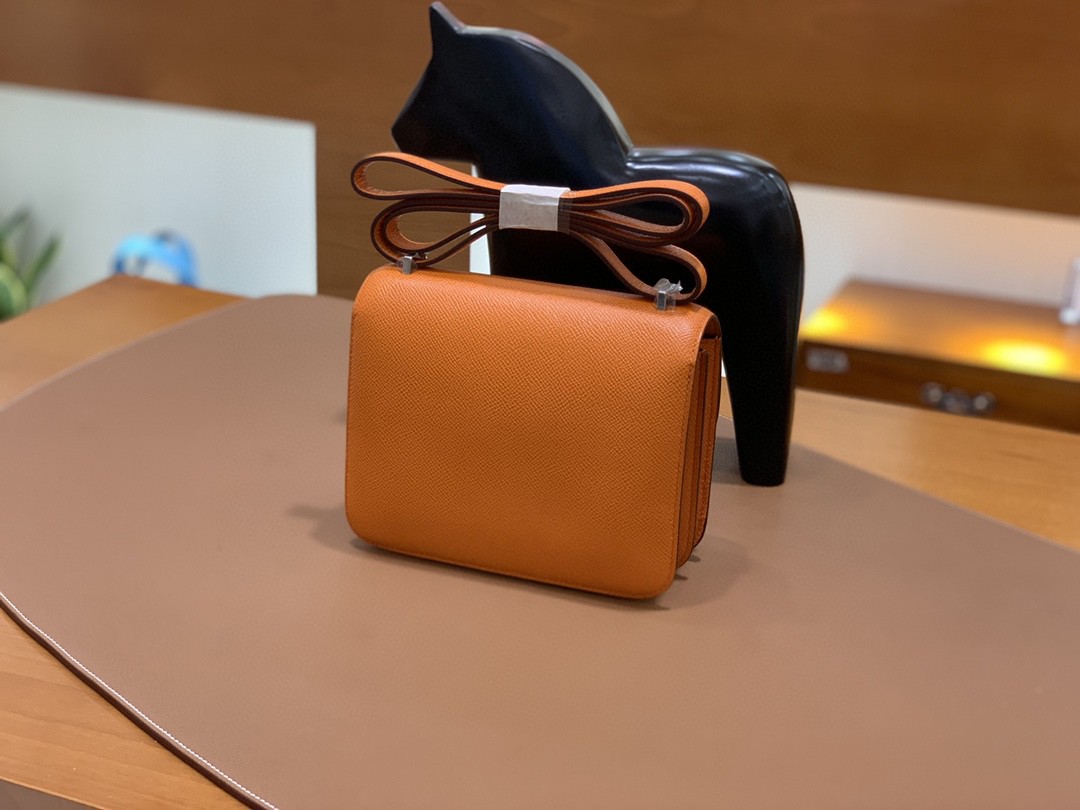 Hermès（爱马仕）Constance 空姐包 Epsom 橙色 19cm 银扣