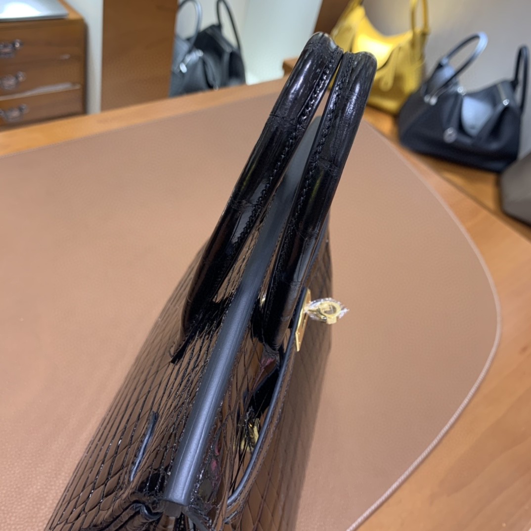 Hermès（爱马仕）Birkin 铂金包 亮面尼罗鳄 黑色 金扣 25cm