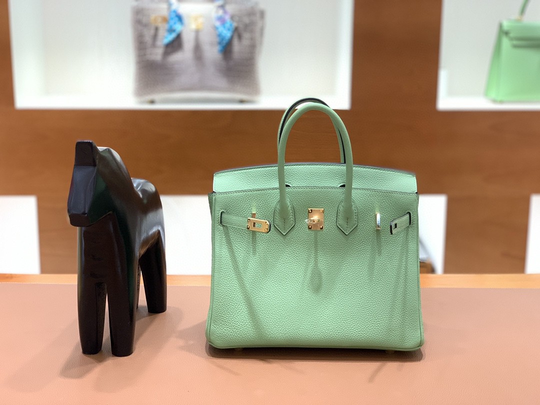 Hermès（爱马仕） Birkin 铂金包 Togo 牛油果绿 金扣 25cm