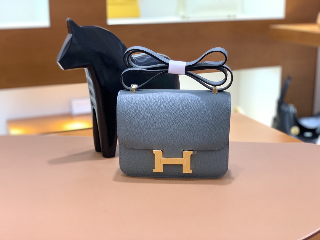 Hermès（爱马仕）Constance 空姐包 Epsom CC63杏仁绿 19cm 金扣