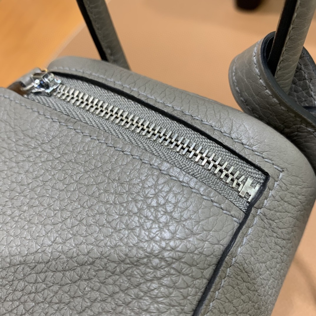 Hermès（爱马仕）Minilindy 迷你琳迪包 TC 锡器灰 银扣