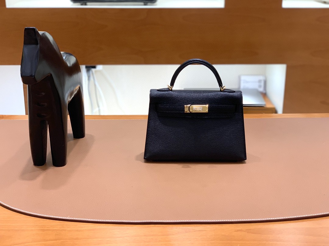 Hermès（爱马仕）minikelly 迷你凯莉 山羊皮 黑色 19cm 金扣