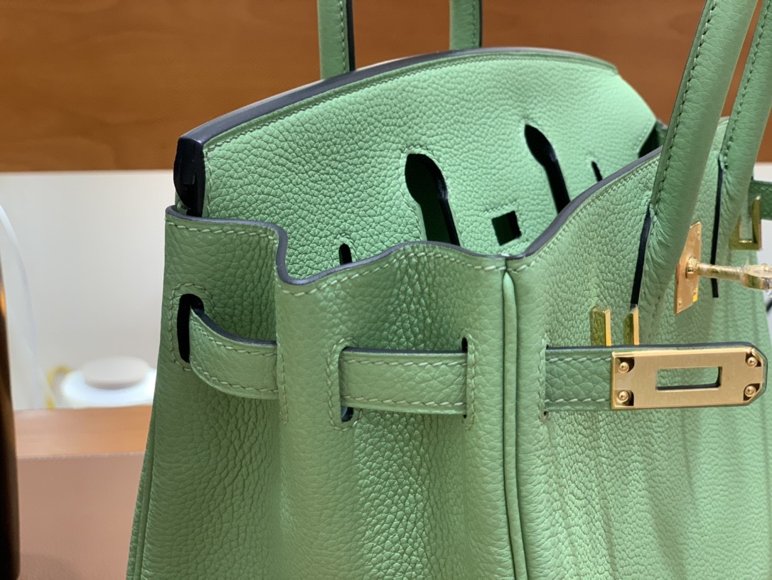 Hermès（爱马仕） Birkin 铂金包 Togo 牛油果绿 金扣 25cm