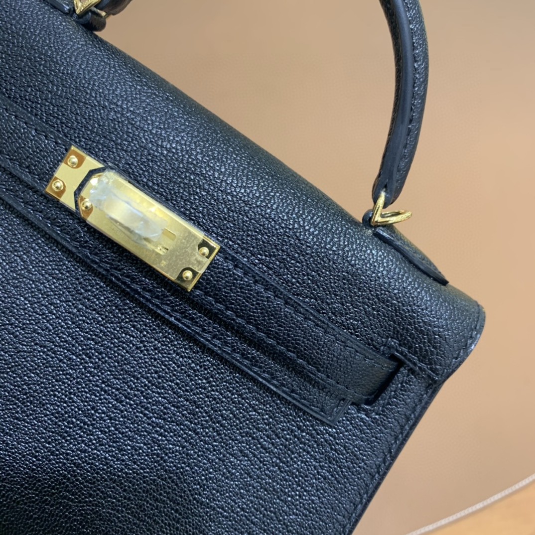 Hermès（爱马仕）minikelly 迷你凯莉 山羊皮 黑色 19cm 金扣