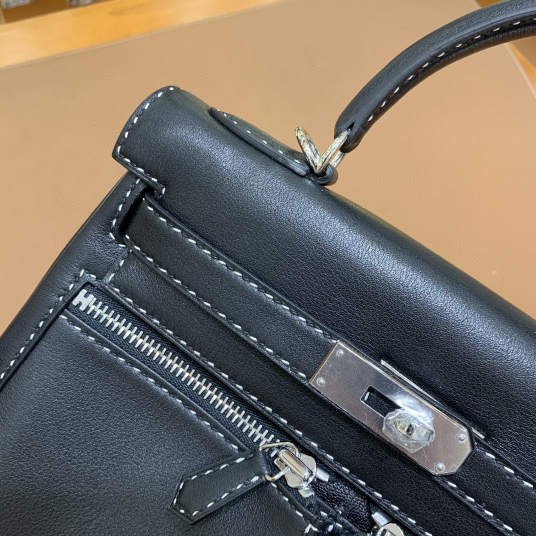 Hermès（爱马仕）Kelly lakis 黑色 swift皮 双色线 银扣 28cm 现货