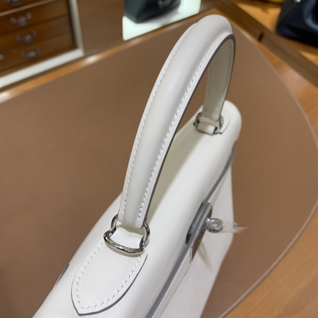 Hermès（爱马仕）Kelly 凯莉包 swift 奶昔白 银扣 28cm
