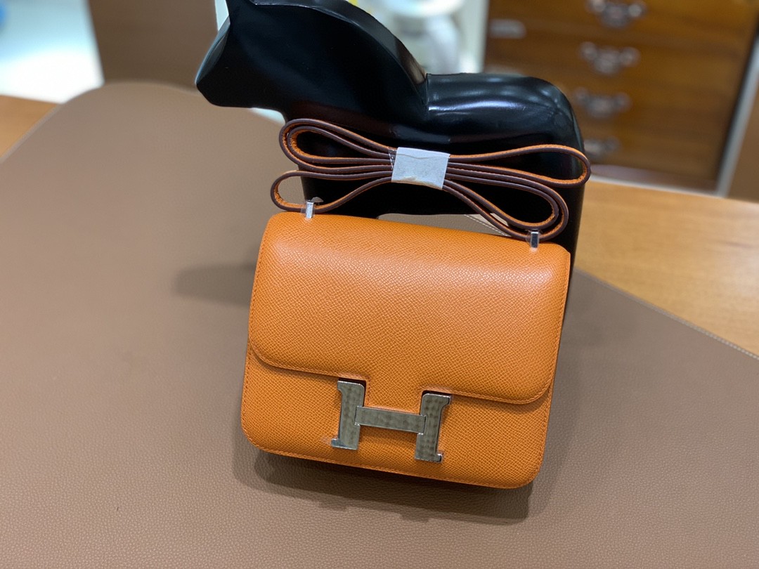 Hermès（爱马仕）Constance 空姐包 Epsom 橙色 19cm 银扣