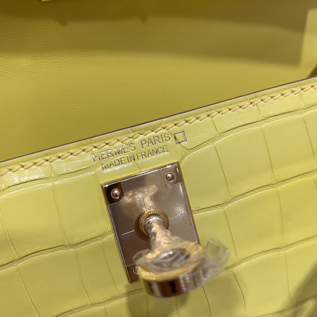 Hermès（爱马仕）mini Kelly 迷你凯莉 雾面美洲鳄 金盏花黄 金扣 19cm