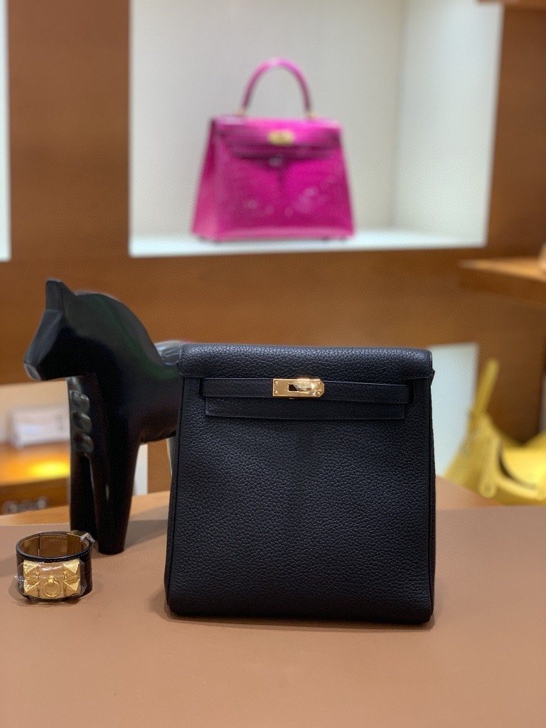 Hermès（爱马仕）Kelly ado 黑色 TC 金扣 20cm
