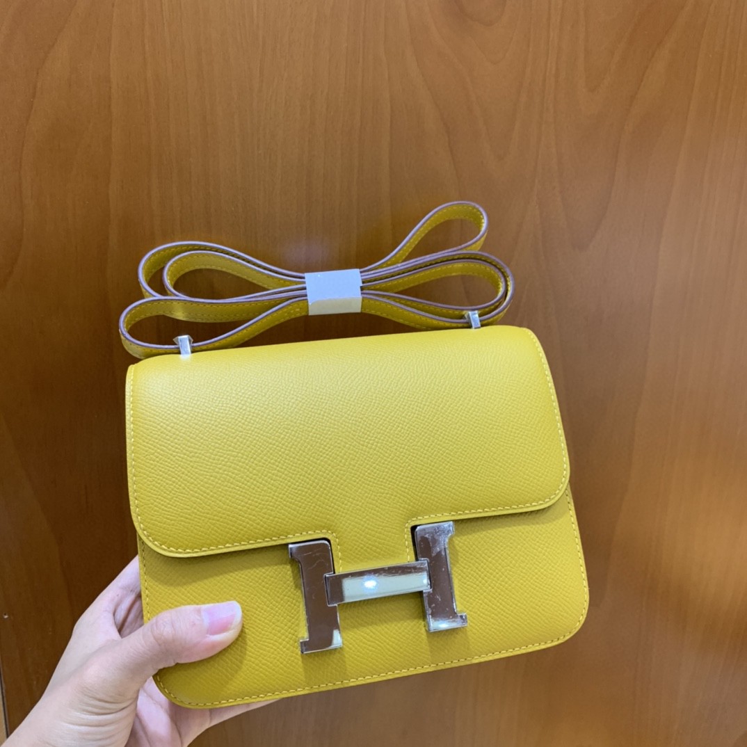 Hermès（爱马仕）Constance 空姐包 Epsom 琥珀黄 19cm 银扣
