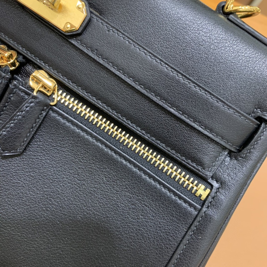 Hermès（爱马仕）Kelly lakis 黑色 swift皮 金扣 28cm 现货
