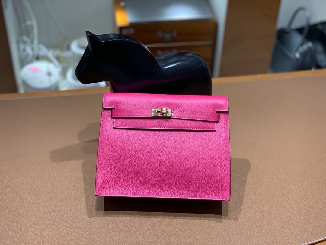 Hermès（爱马仕）Kelly Danse 跳舞包 Evercolor 极致粉 22cm 金扣