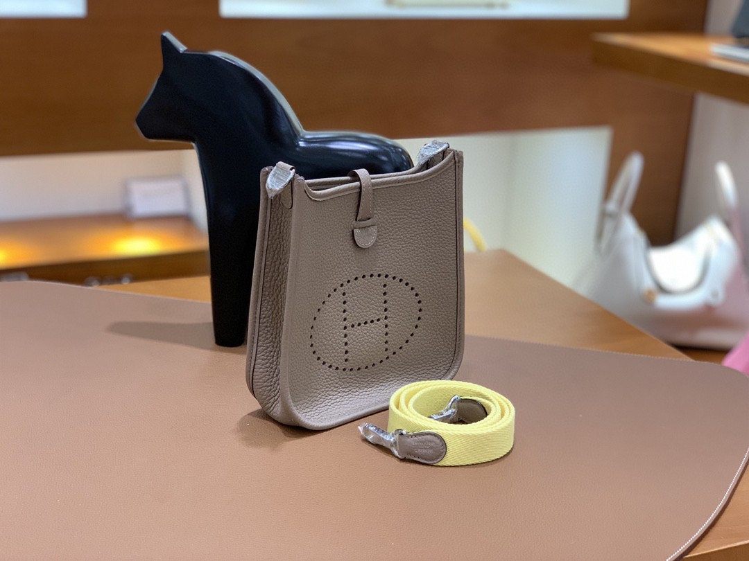 Hermès（爱马仕）Evelyne 伊芙琳 TC 斑鸠灰 银扣 16cm