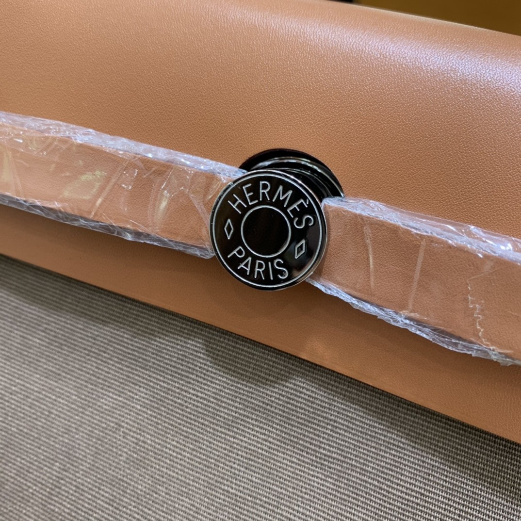 Hermès（爱马仕）herbag Box帆布 金棕色拼大象灰 银扣 31cm