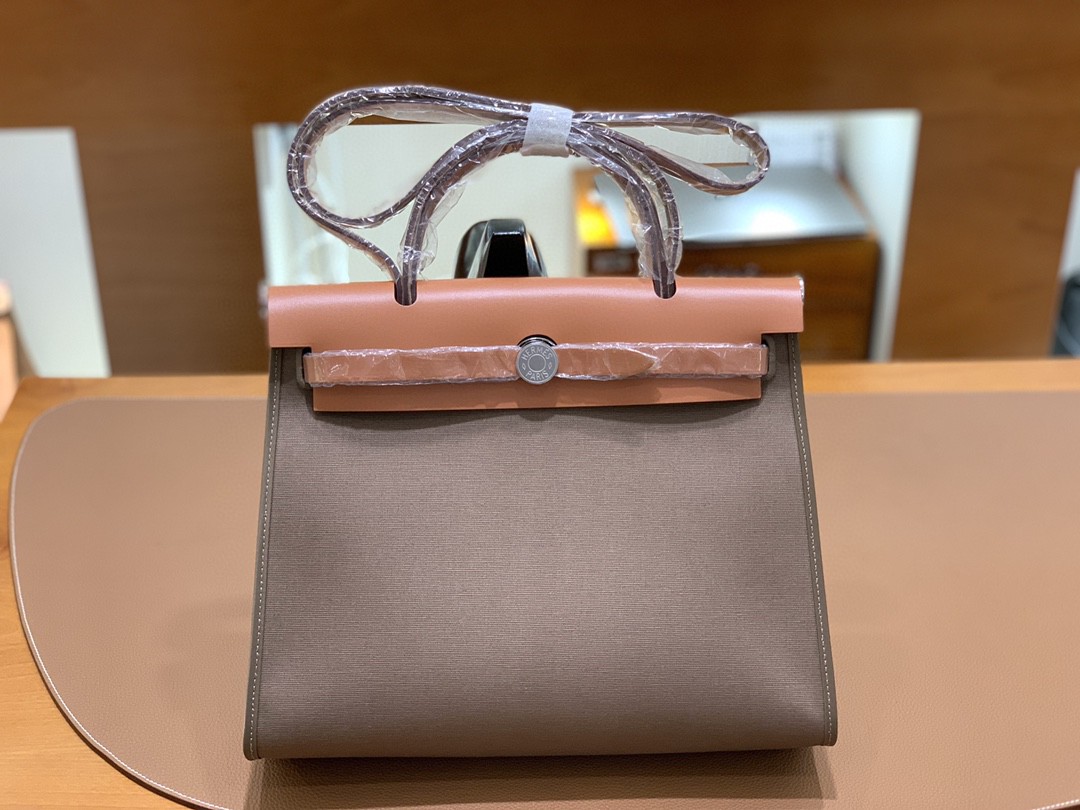 Hermès（爱马仕）herbag Box帆布 金棕色拼大象灰 银扣 31cm