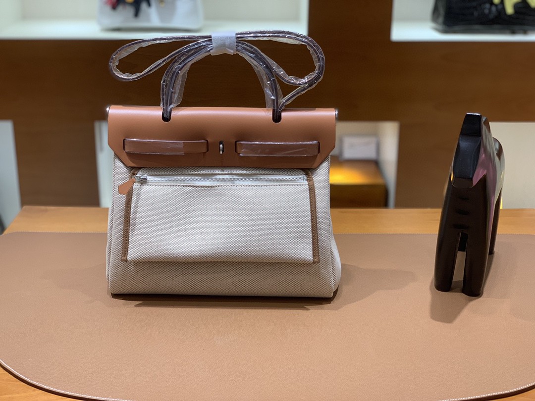 Hermès（爱马仕）Herbag Box 拼 帆布 金棕色 拼 米白 银扣 31cm