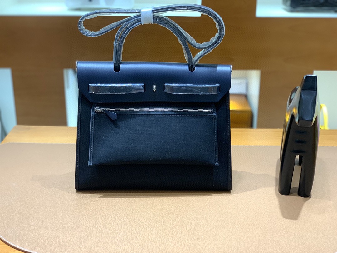 Hermès（爱马仕）Herbag Box 拼 帆布 午夜蓝拼黑色 银扣 31cm
