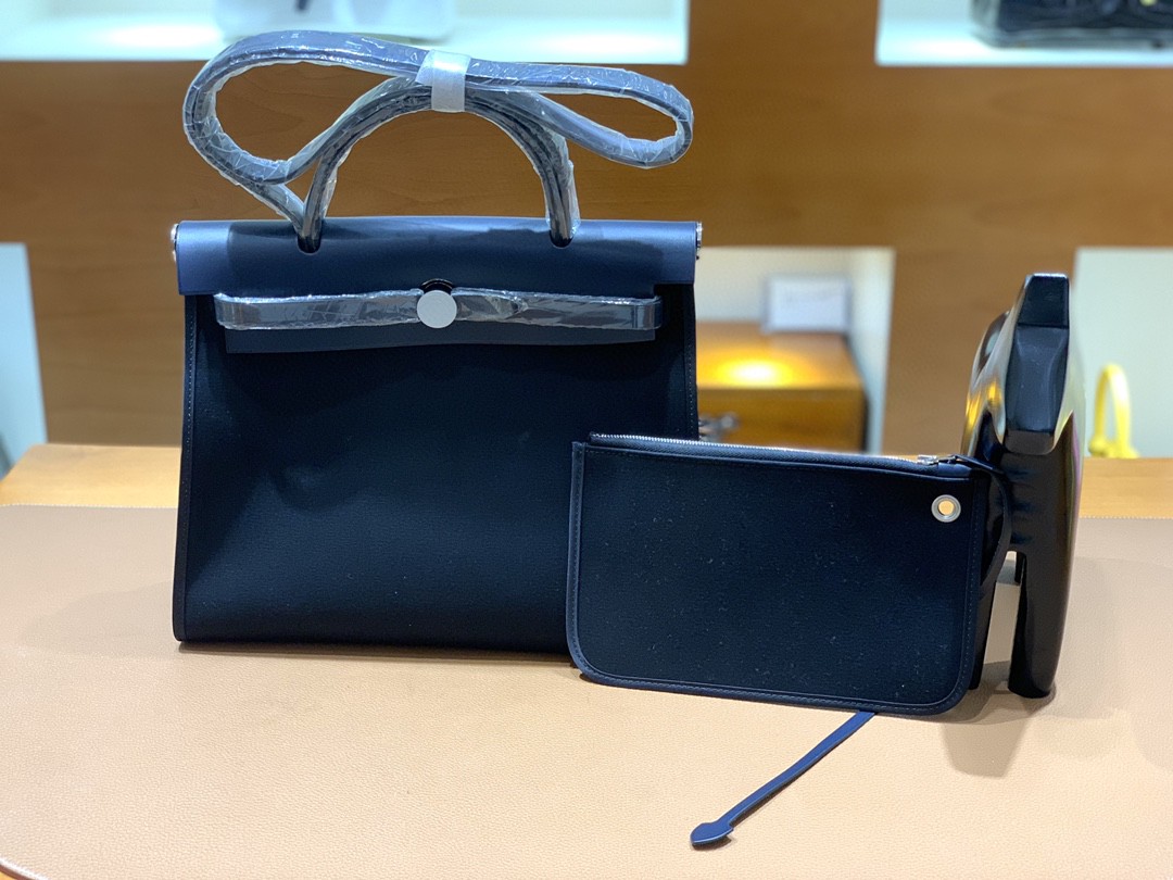 Hermès（爱马仕）Herbag Box 拼 帆布 午夜蓝拼黑色 银扣 31cm
