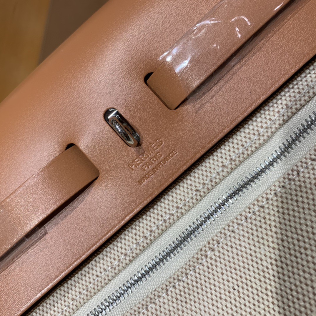 Hermès（爱马仕）Herbag Box 拼 帆布 金棕色 拼 米白 银扣 31cm