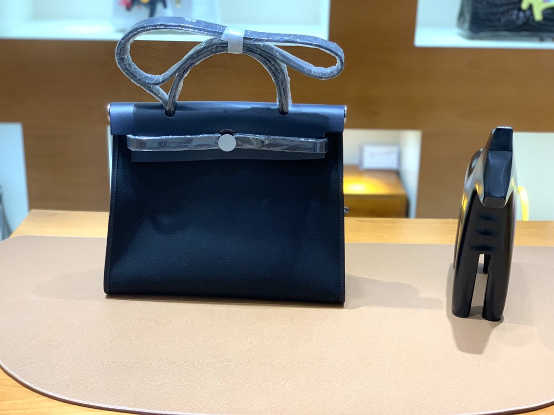 Hermès（爱马仕）Herbag Box 拼 帆布 午夜蓝拼黑色 银扣 31cm