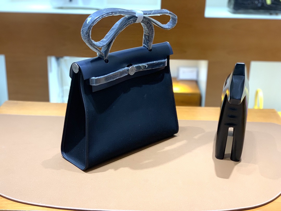Hermès（爱马仕）Herbag Box 拼 帆布 午夜蓝拼黑色 银扣 31cm