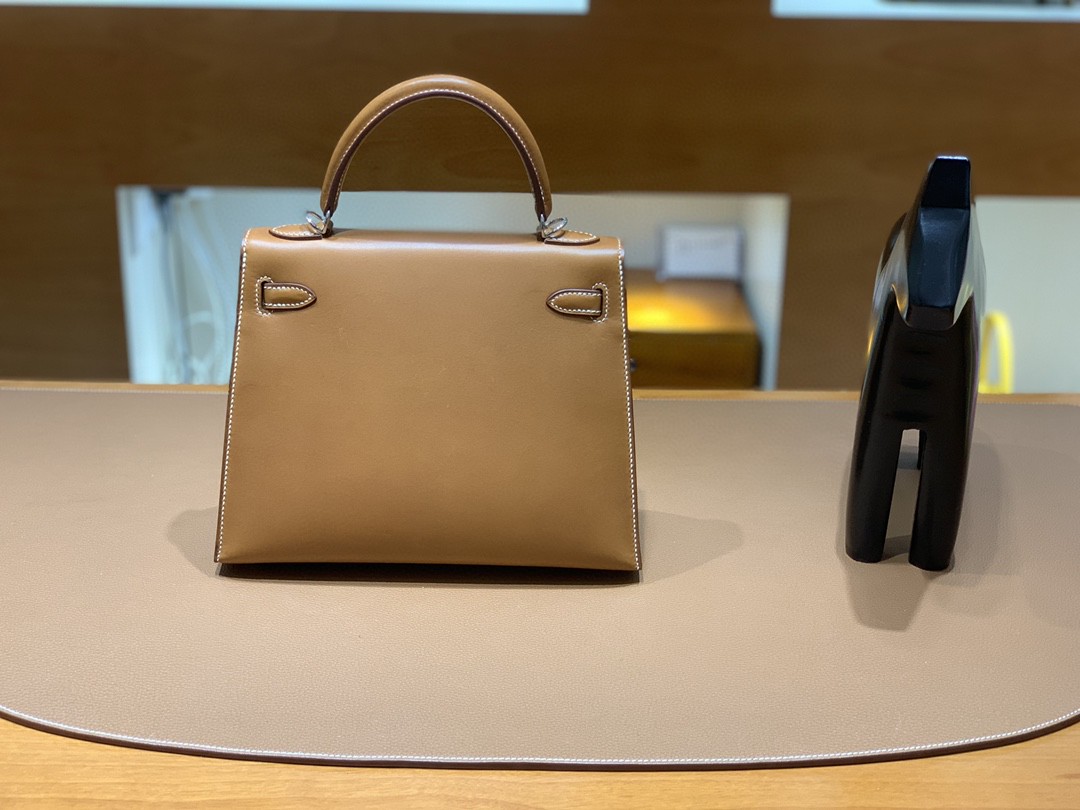Hermès（爱马仕）Kelly 凯莉包 马鞍皮 金棕色 银扣 25cm