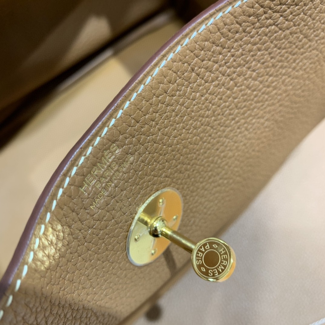 Hermès（爱马仕）Lindy 琳迪包 TC 金棕色 金扣 30cm
