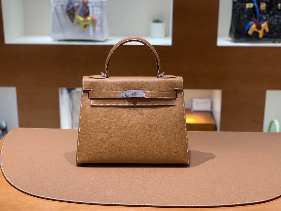 Hermès（爱马仕）Kelly 凯莉包 Epsom 金棕色 银扣 28cm