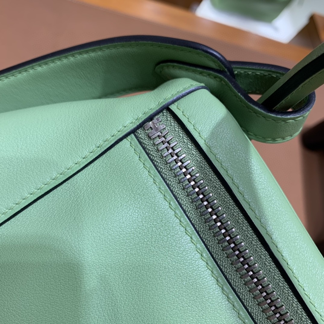 Hermès（爱马仕）Lindy 琳迪包 牛油果绿 Swift皮 银扣 30cm