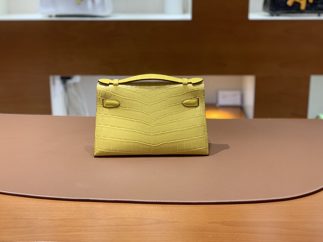 Hermès（爱马仕）Mini Kelly 迷你凯莉 雾面尼罗鳄 柠檬黄 22cm 金扣