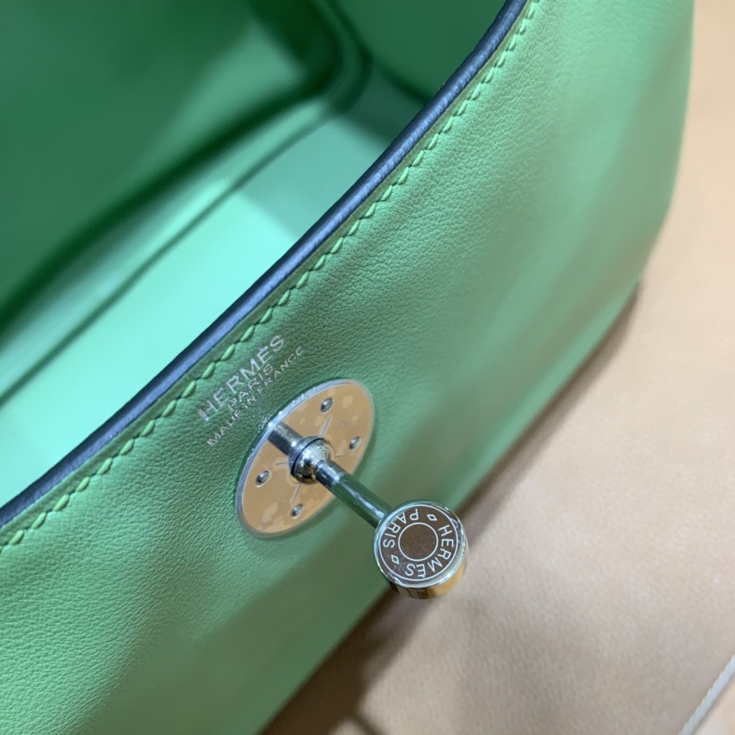Hermès（爱马仕）Lindy 琳迪包 Swift 牛油果绿 银扣 26cm