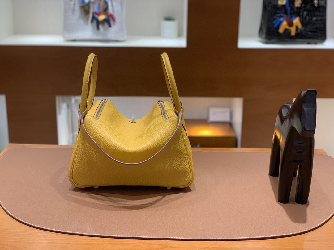 Hermès（爱马仕）Lindy 琳迪包 TC 琥珀黄 银扣 30cm