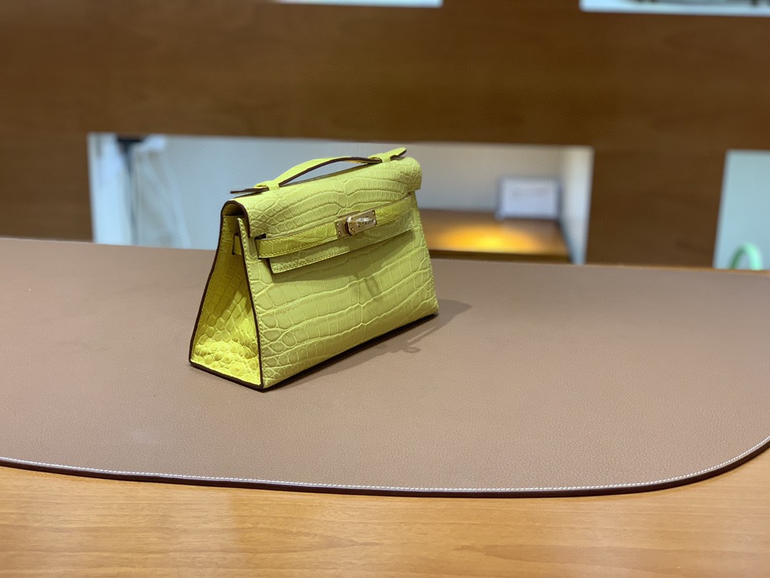 Hermès（爱马仕）Mini Kelly 迷你凯莉 雾面尼罗鳄 柠檬黄 22cm 金扣