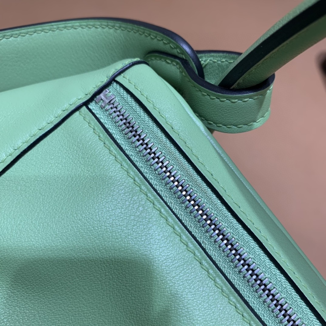 Hermès（爱马仕）Lindy 琳迪包 Swift 牛油果绿 银扣 26cm