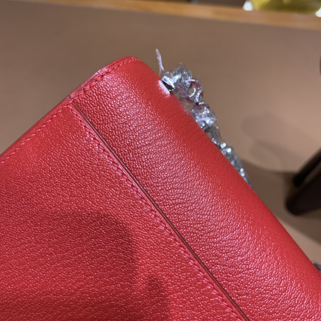 Hermès（爱马仕）Verrou 机枪包 山羊皮 Q5 国旗红 17cm 银扣