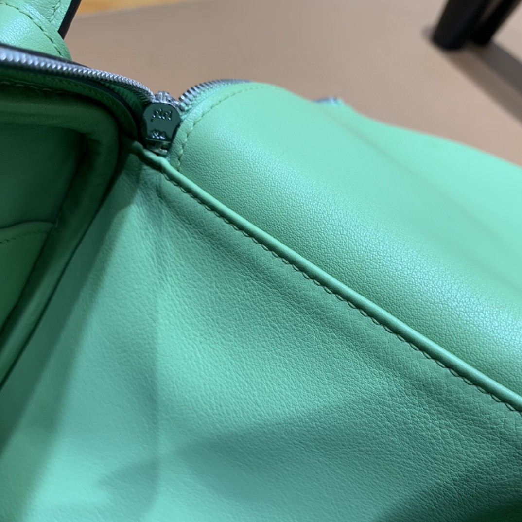 Hermès（爱马仕）Lindy 琳迪包 Swift 牛油果绿 银扣 26cm